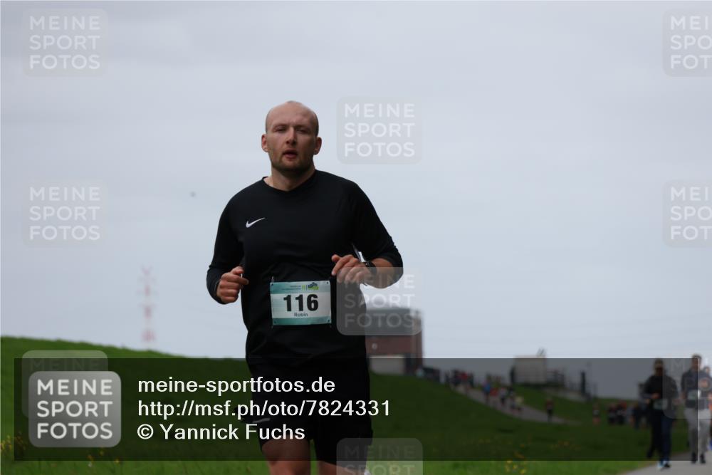 04.05.2025 - 8. Wedeler Halbmarathon Yannick Fuchs http://msf.ph/oto/7824331 04.05.2025 11:31:16 Laufen 116 meine-sportfotos.de