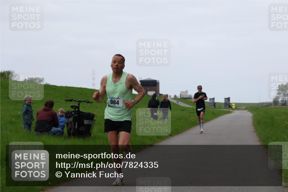 04.05.2025 - 8. Wedeler Halbmarathon Yannick Fuchs http://msf.ph/oto/7824335 04.05.2025 11:11:42 Laufen 984 meine-sportfotos.de