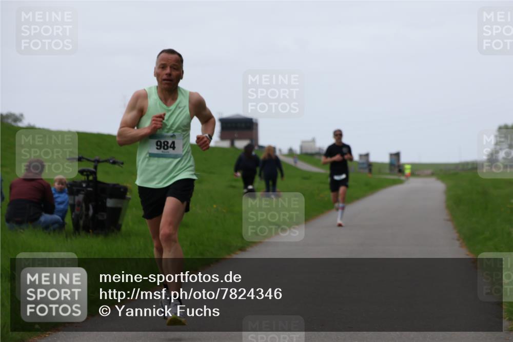 04.05.2025 - 8. Wedeler Halbmarathon Yannick Fuchs http://msf.ph/oto/7824346 04.05.2025 11:11:42 Laufen 984 meine-sportfotos.de