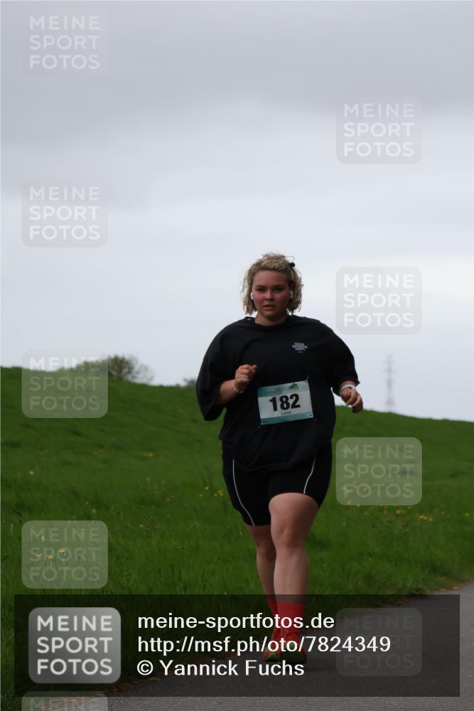 04.05.2025 - 8. Wedeler Halbmarathon Yannick Fuchs http://msf.ph/oto/7824349 04.05.2025 12:23:10 Laufen 182 meine-sportfotos.de