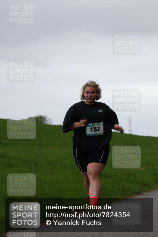 04.05.2025 - 8. Wedeler Halbmarathon Yannick Fuchs http://msf.ph/oto/7824354 04.05.2025 12:23:10 Laufen 182 meine-sportfotos.de