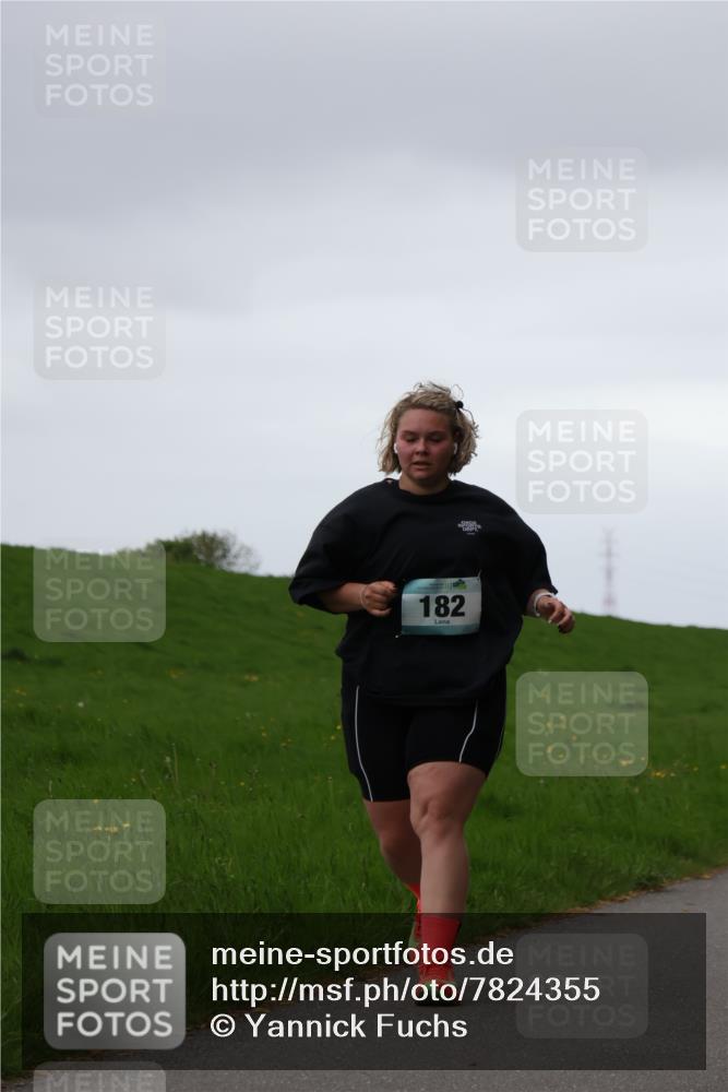 04.05.2025 - 8. Wedeler Halbmarathon Yannick Fuchs http://msf.ph/oto/7824355 04.05.2025 12:23:10 Laufen 182 meine-sportfotos.de