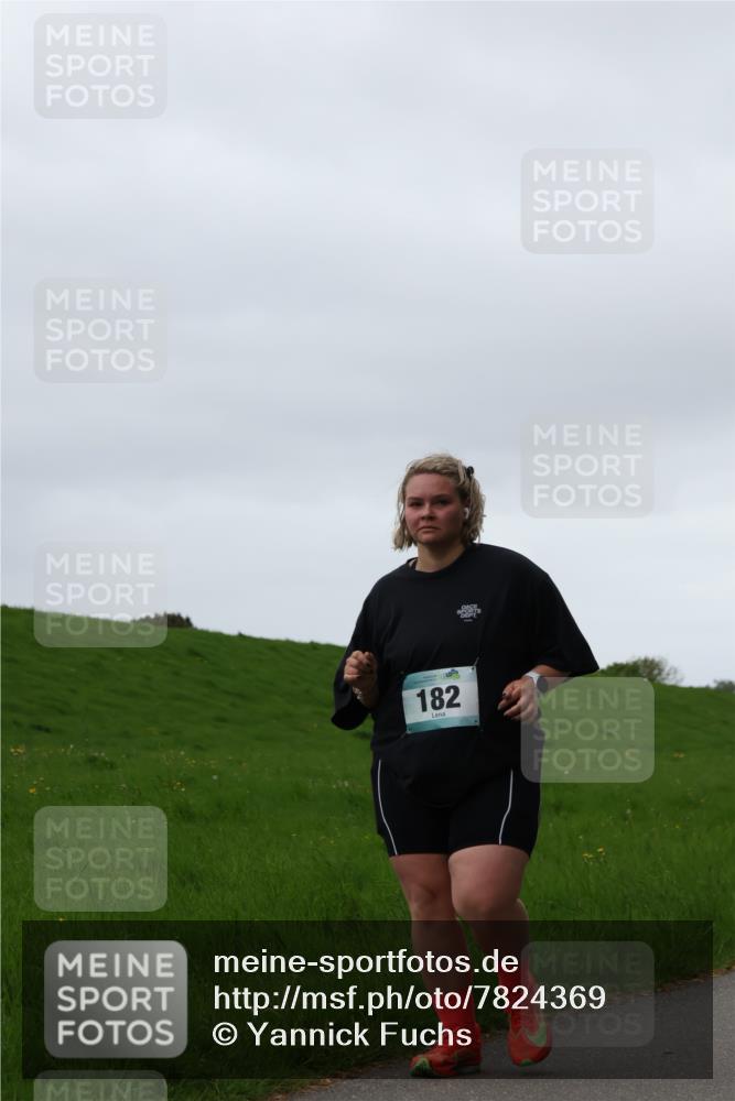 04.05.2025 - 8. Wedeler Halbmarathon Yannick Fuchs http://msf.ph/oto/7824369 04.05.2025 12:23:12 Laufen 182 meine-sportfotos.de