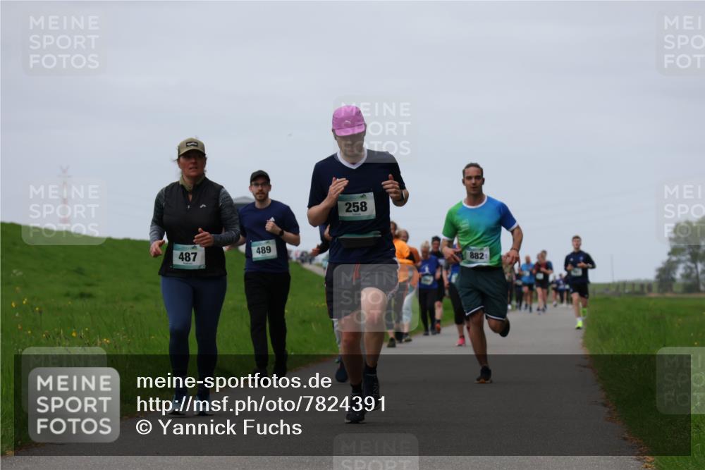 04.05.2025 - 8. Wedeler Halbmarathon Yannick Fuchs http://msf.ph/oto/7824391 04.05.2025 11:31:35 Laufen 487, 489, 258, 882 meine-sportfotos.de