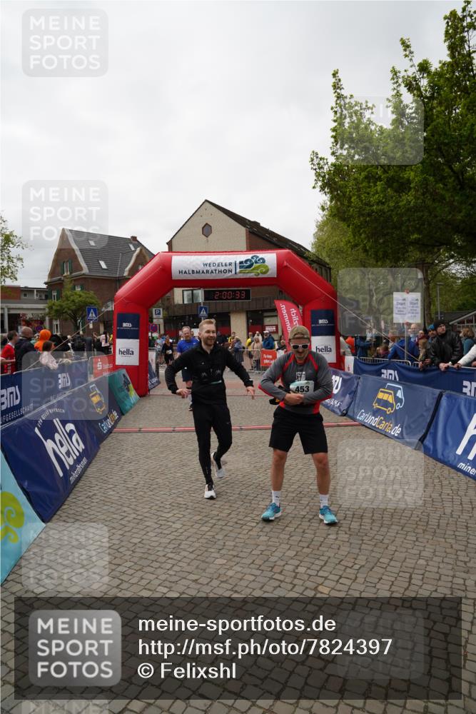 04.05.2025 - 8. Wedeler Halbmarathon Felixshl http://msf.ph/oto/7824397 04.05.2025 12:00:31 Ziel 114, 453, 518, 560, 821 meine-sportfotos.de