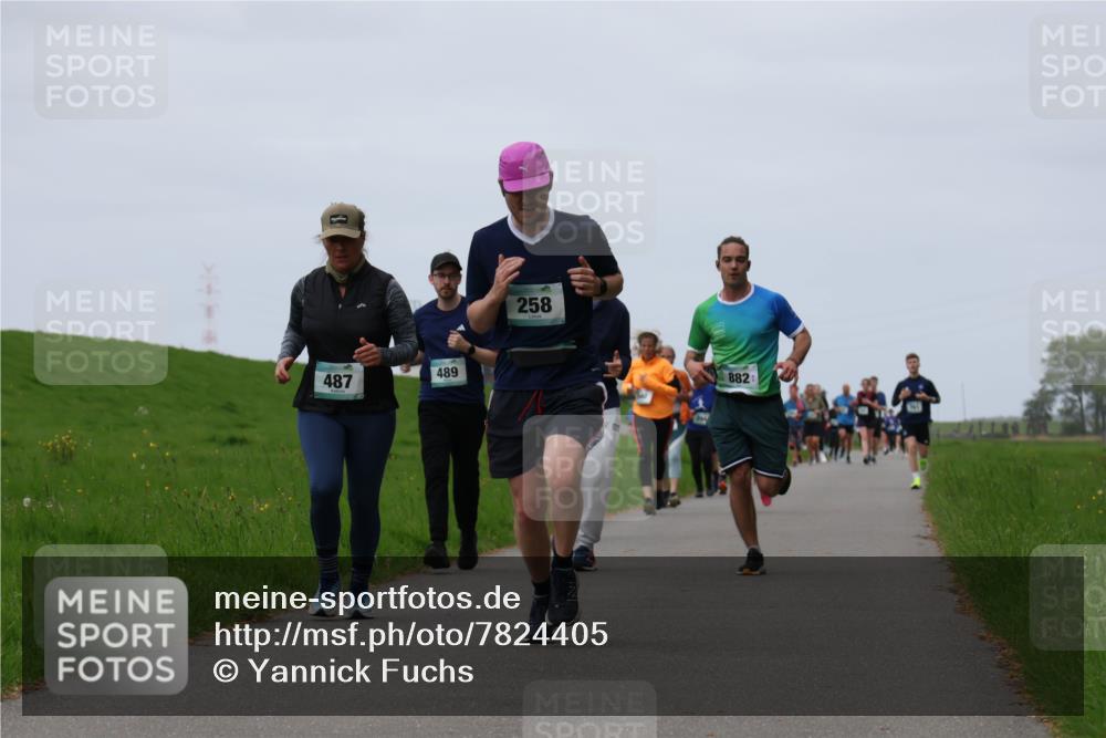 04.05.2025 - 8. Wedeler Halbmarathon Yannick Fuchs http://msf.ph/oto/7824405 04.05.2025 11:31:36 Laufen 487, 489, 258, 882 meine-sportfotos.de