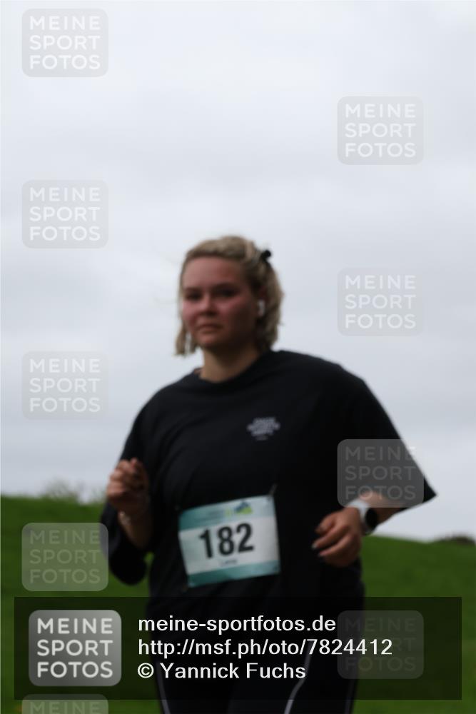 04.05.2025 - 8. Wedeler Halbmarathon Yannick Fuchs http://msf.ph/oto/7824412 04.05.2025 12:23:13 Laufen 182 meine-sportfotos.de