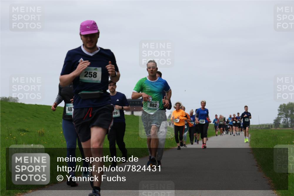 04.05.2025 - 8. Wedeler Halbmarathon Yannick Fuchs http://msf.ph/oto/7824431 04.05.2025 11:31:37 Laufen 258, 487, 89, 882, 972 meine-sportfotos.de