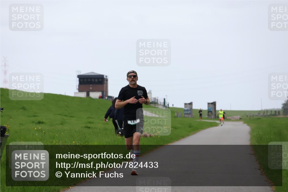 04.05.2025 - 8. Wedeler Halbmarathon Yannick Fuchs http://msf.ph/oto/7824433 04.05.2025 11:11:44 Laufen 187 meine-sportfotos.de