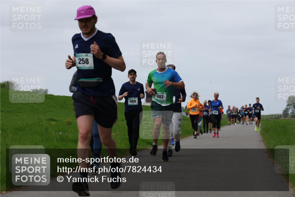 04.05.2025 - 8. Wedeler Halbmarathon Yannick Fuchs http://msf.ph/oto/7824434 04.05.2025 11:31:37 Laufen 258, 489, 882, 540, 294, 972 meine-sportfotos.de