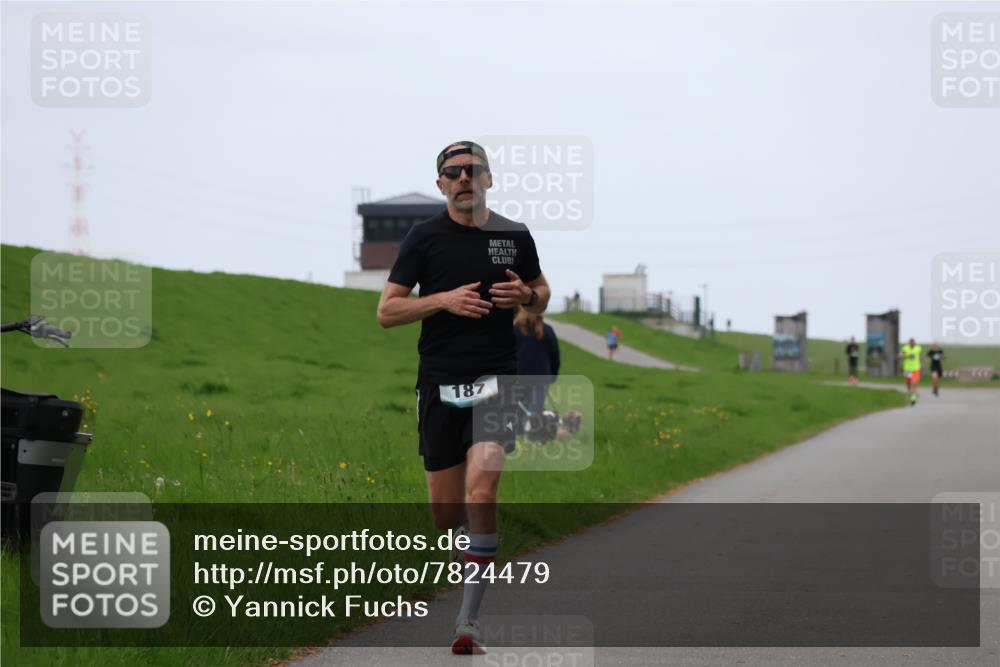 04.05.2025 - 8. Wedeler Halbmarathon Yannick Fuchs http://msf.ph/oto/7824479 04.05.2025 11:11:46 Laufen 187 meine-sportfotos.de