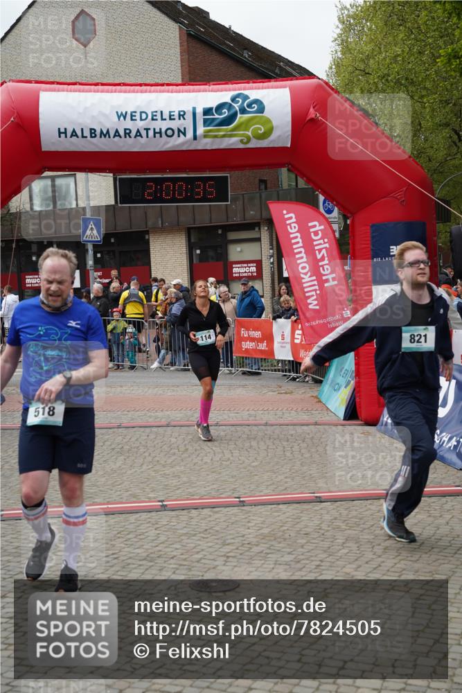 04.05.2025 - 8. Wedeler Halbmarathon Felixshl http://msf.ph/oto/7824505 04.05.2025 12:00:33 Ziel 38, 114, 518, 821 meine-sportfotos.de