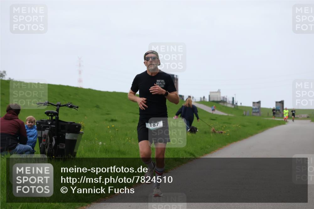 04.05.2025 - 8. Wedeler Halbmarathon Yannick Fuchs http://msf.ph/oto/7824510 04.05.2025 11:11:46 Laufen 187 meine-sportfotos.de