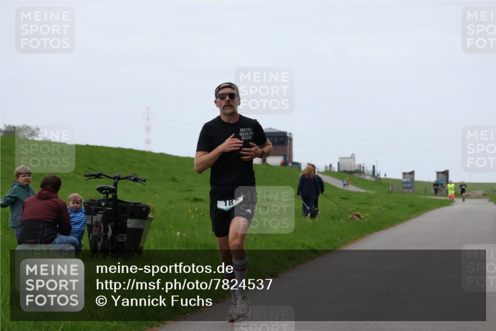 04.05.2025 - 8. Wedeler Halbmarathon Yannick Fuchs http://msf.ph/oto/7824537 04.05.2025 11:11:47 Laufen 187 meine-sportfotos.de