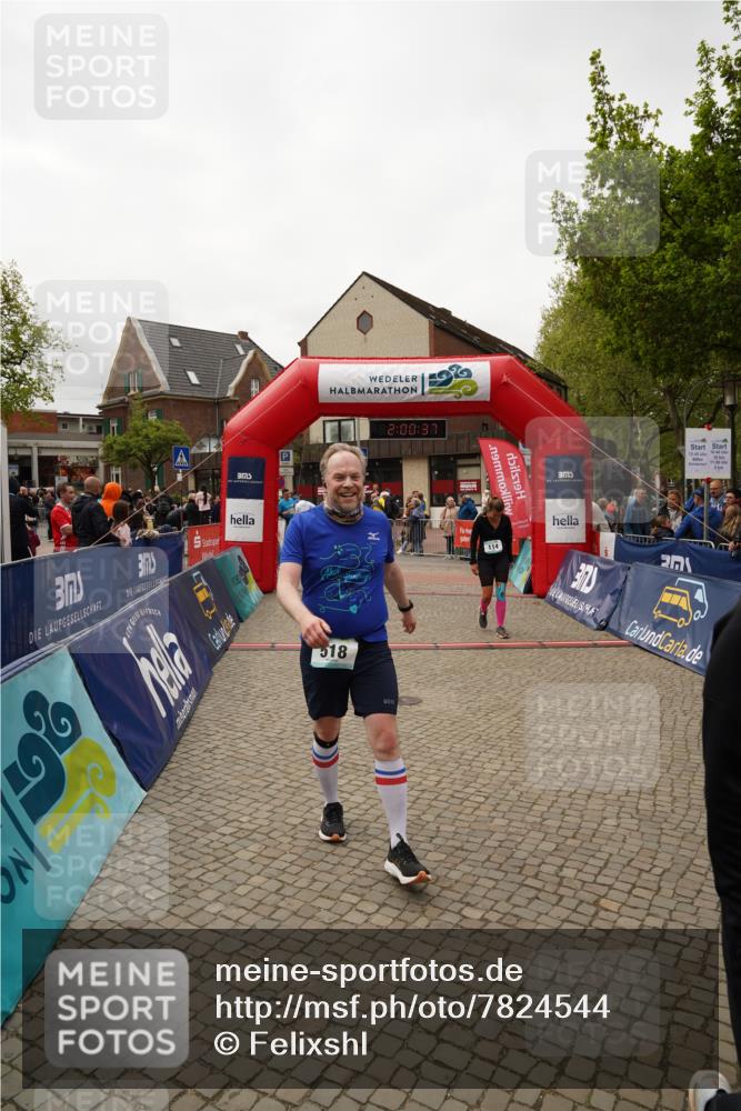04.05.2025 - 8. Wedeler Halbmarathon Felixshl http://msf.ph/oto/7824544 04.05.2025 12:00:35 Ziel 38, 114, 410, 518, 821 meine-sportfotos.de