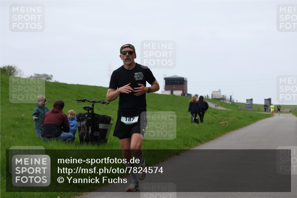 04.05.2025 - 8. Wedeler Halbmarathon Yannick Fuchs http://msf.ph/oto/7824574 04.05.2025 11:11:47 Laufen 187 meine-sportfotos.de