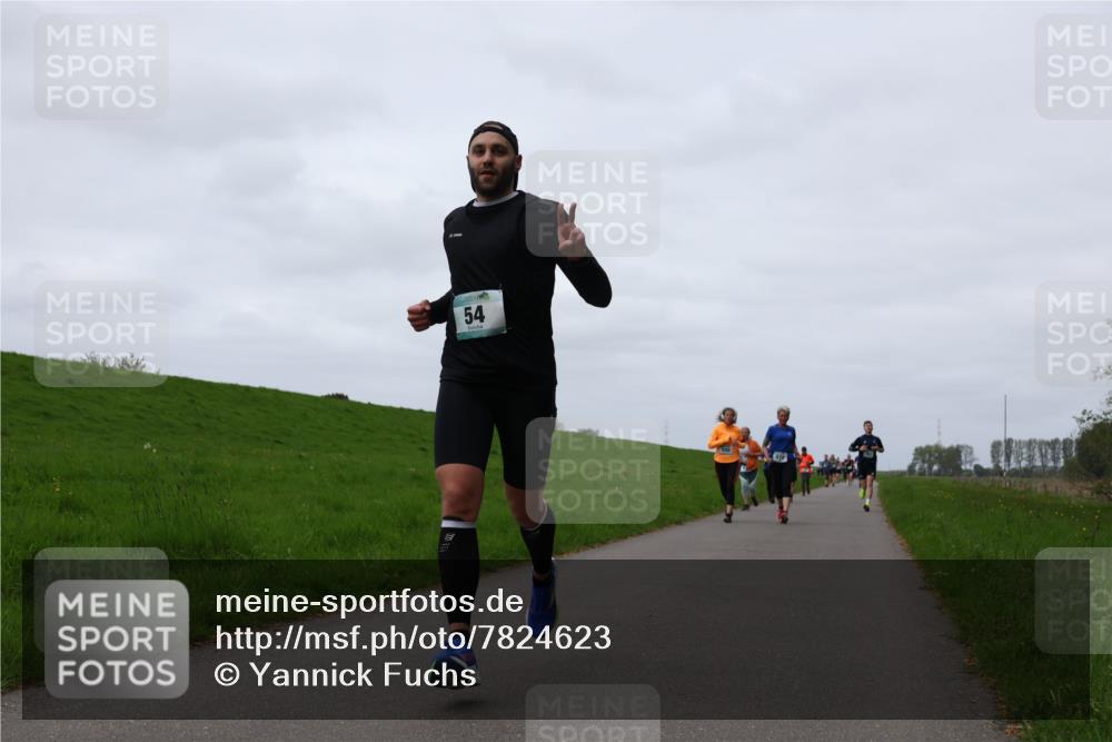 04.05.2025 - 8. Wedeler Halbmarathon Yannick Fuchs http://msf.ph/oto/7824623 04.05.2025 11:31:45 Laufen 54 meine-sportfotos.de