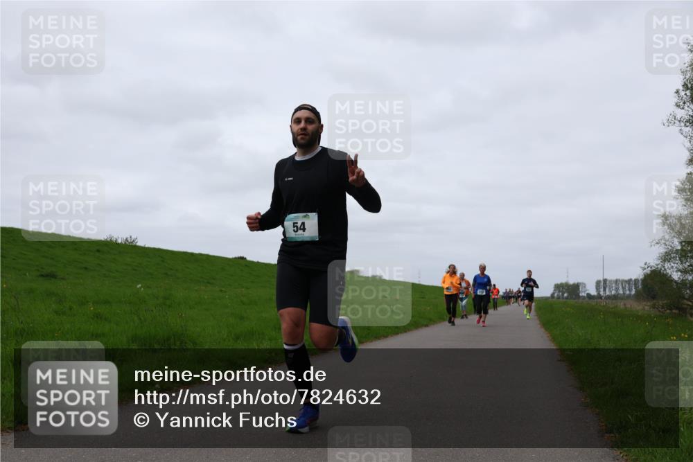 04.05.2025 - 8. Wedeler Halbmarathon Yannick Fuchs http://msf.ph/oto/7824632 04.05.2025 11:31:45 Laufen 54 meine-sportfotos.de