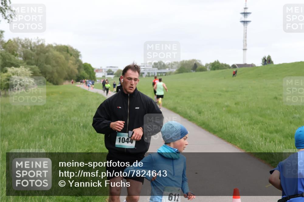 04.05.2025 - 8. Wedeler Halbmarathon Yannick Fuchs http://msf.ph/oto/7824643 04.05.2025 11:11:52 Laufen 1044, 612 meine-sportfotos.de