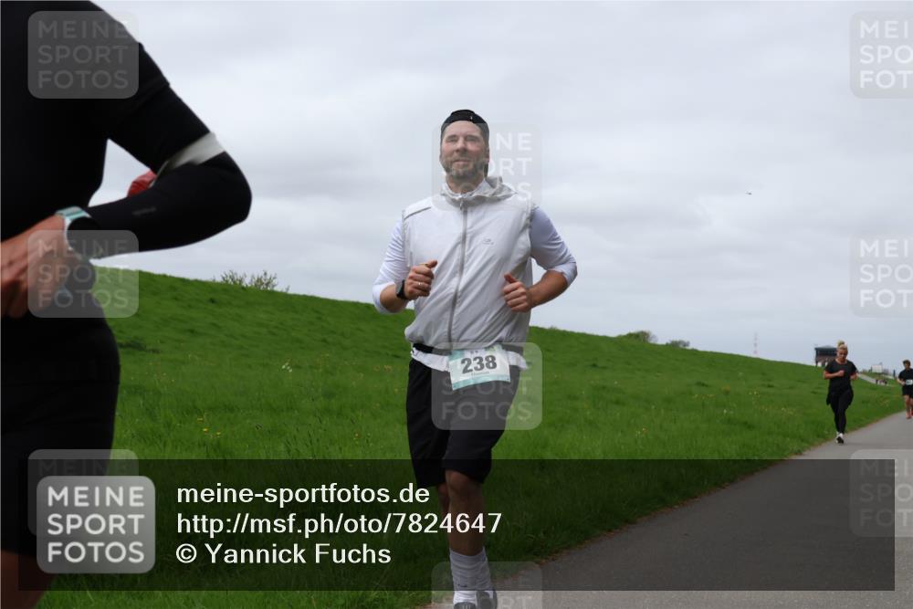 04.05.2025 - 8. Wedeler Halbmarathon Yannick Fuchs http://msf.ph/oto/7824647 04.05.2025 11:53:49 Laufen 238 meine-sportfotos.de