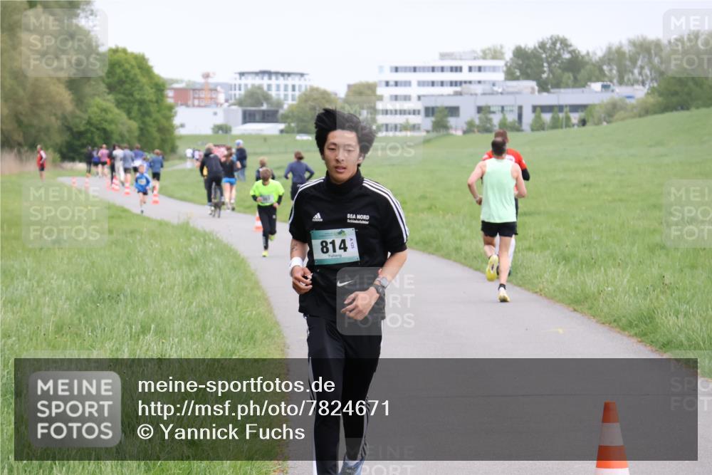04.05.2025 - 8. Wedeler Halbmarathon Yannick Fuchs http://msf.ph/oto/7824671 04.05.2025 11:11:53 Laufen 814 meine-sportfotos.de