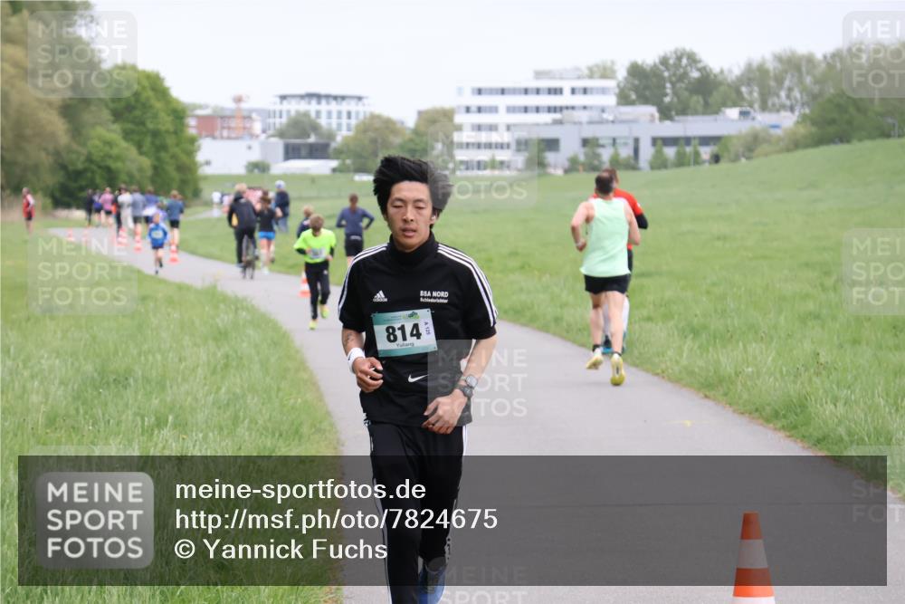 04.05.2025 - 8. Wedeler Halbmarathon Yannick Fuchs http://msf.ph/oto/7824675 04.05.2025 11:11:53 Laufen 814 meine-sportfotos.de