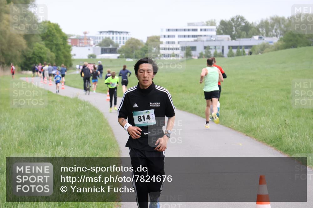 04.05.2025 - 8. Wedeler Halbmarathon Yannick Fuchs http://msf.ph/oto/7824676 04.05.2025 11:11:53 Laufen 814 meine-sportfotos.de