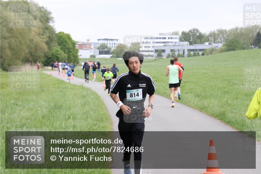 04.05.2025 - 8. Wedeler Halbmarathon Yannick Fuchs http://msf.ph/oto/7824686 04.05.2025 11:11:53 Laufen 814 meine-sportfotos.de