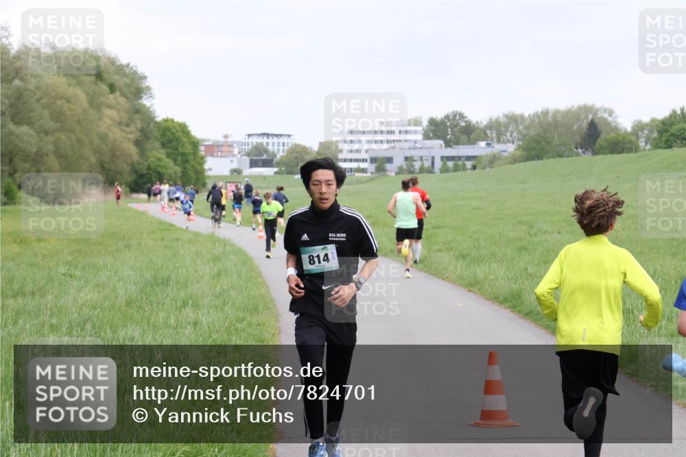 04.05.2025 - 8. Wedeler Halbmarathon Yannick Fuchs http://msf.ph/oto/7824701 04.05.2025 11:11:54 Laufen 814 meine-sportfotos.de