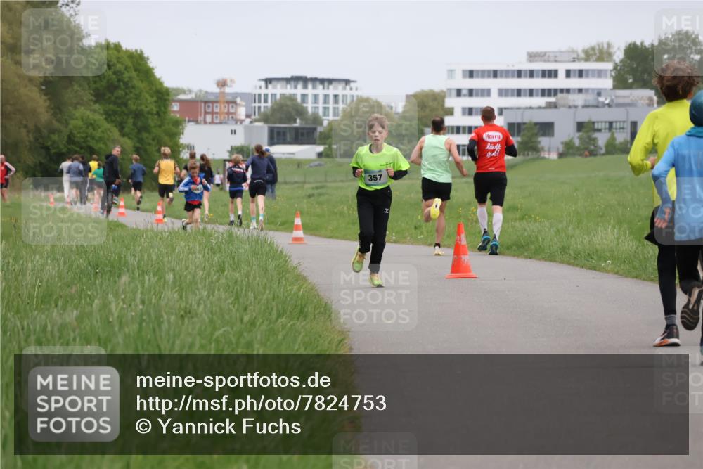 04.05.2025 - 8. Wedeler Halbmarathon Yannick Fuchs http://msf.ph/oto/7824753 04.05.2025 11:11:57 Laufen 0, 357 meine-sportfotos.de