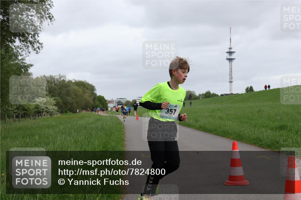 04.05.2025 - 8. Wedeler Halbmarathon Yannick Fuchs http://msf.ph/oto/7824800 04.05.2025 11:12:09 Laufen 357 meine-sportfotos.de
