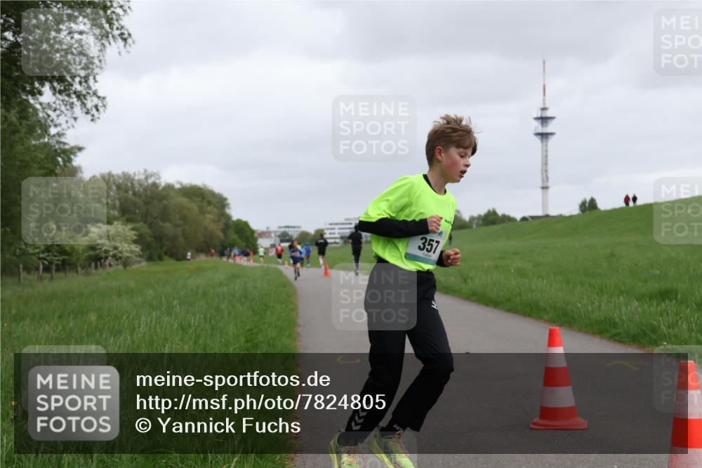 04.05.2025 - 8. Wedeler Halbmarathon Yannick Fuchs http://msf.ph/oto/7824805 04.05.2025 11:12:09 Laufen 357 meine-sportfotos.de