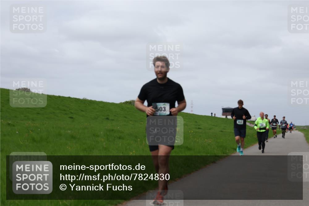 04.05.2025 - 8. Wedeler Halbmarathon Yannick Fuchs http://msf.ph/oto/7824830 04.05.2025 11:54:02 Laufen 503, 653 meine-sportfotos.de