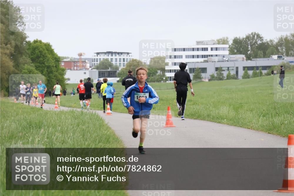 04.05.2025 - 8. Wedeler Halbmarathon Yannick Fuchs http://msf.ph/oto/7824862 04.05.2025 11:12:12 Laufen  meine-sportfotos.de