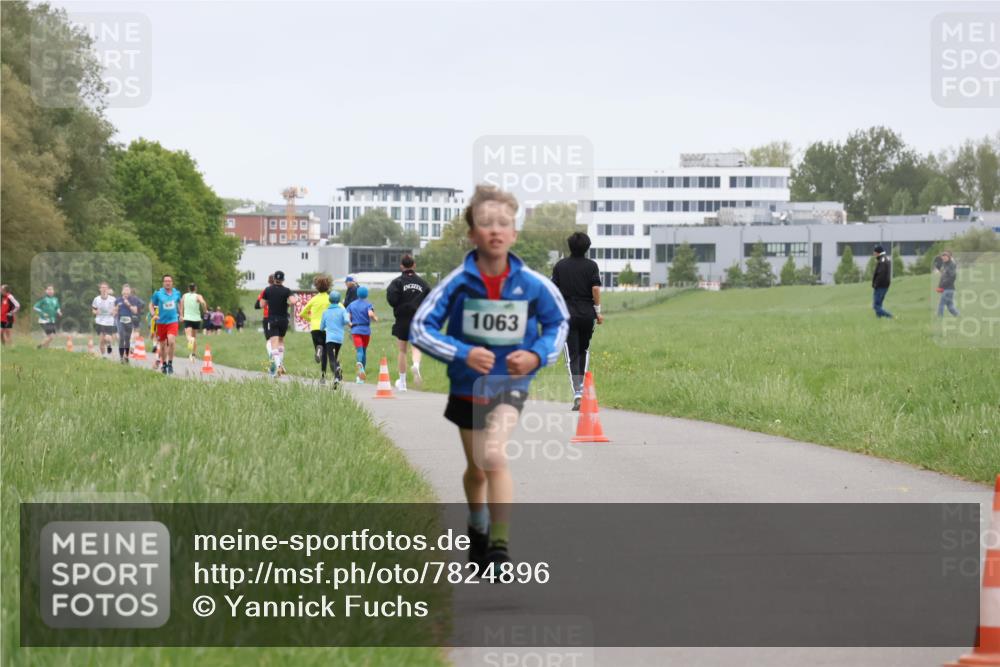 04.05.2025 - 8. Wedeler Halbmarathon Yannick Fuchs http://msf.ph/oto/7824896 04.05.2025 11:12:14 Laufen 1517, 1063 meine-sportfotos.de