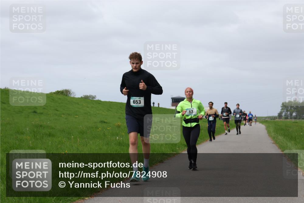 04.05.2025 - 8. Wedeler Halbmarathon Yannick Fuchs http://msf.ph/oto/7824908 04.05.2025 11:54:06 Laufen 653 meine-sportfotos.de