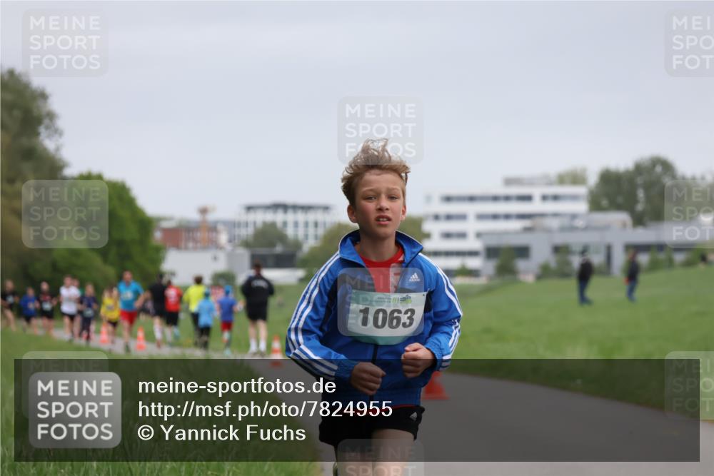 04.05.2025 - 8. Wedeler Halbmarathon Yannick Fuchs http://msf.ph/oto/7824955 04.05.2025 11:12:16 Laufen 1063 meine-sportfotos.de
