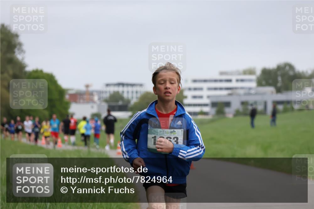 04.05.2025 - 8. Wedeler Halbmarathon Yannick Fuchs http://msf.ph/oto/7824964 04.05.2025 11:12:16 Laufen 1953 meine-sportfotos.de