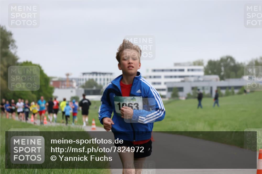 04.05.2025 - 8. Wedeler Halbmarathon Yannick Fuchs http://msf.ph/oto/7824972 04.05.2025 11:12:16 Laufen 1953 meine-sportfotos.de