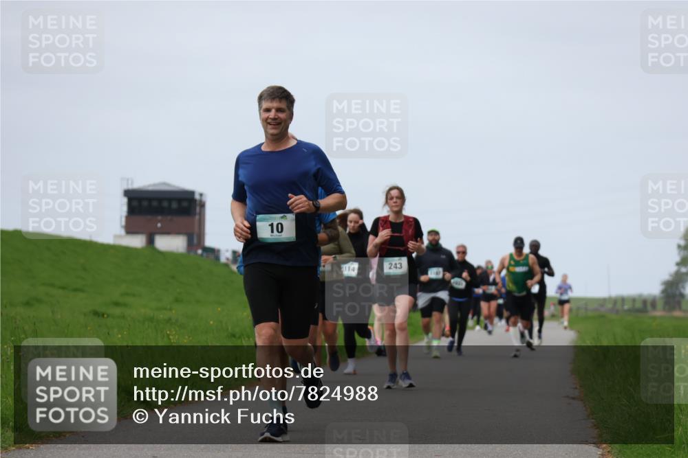 04.05.2025 - 8. Wedeler Halbmarathon Yannick Fuchs http://msf.ph/oto/7824988 04.05.2025 11:32:01 Laufen 10, 114, 243, 1147 meine-sportfotos.de