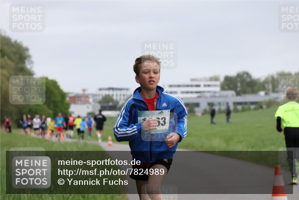 04.05.2025 - 8. Wedeler Halbmarathon Yannick Fuchs http://msf.ph/oto/7824989 04.05.2025 11:12:17 Laufen 6, 53 meine-sportfotos.de