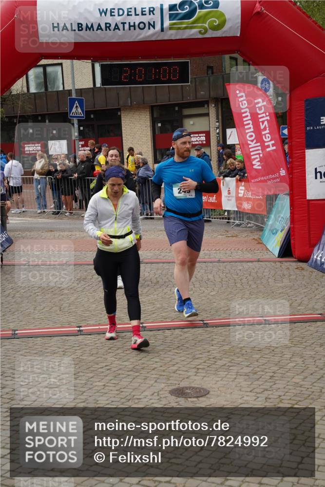 04.05.2025 - 8. Wedeler Halbmarathon Felixshl http://msf.ph/oto/7824992 04.05.2025 12:00:58 Ziel 249, 506, 772, 1021 meine-sportfotos.de