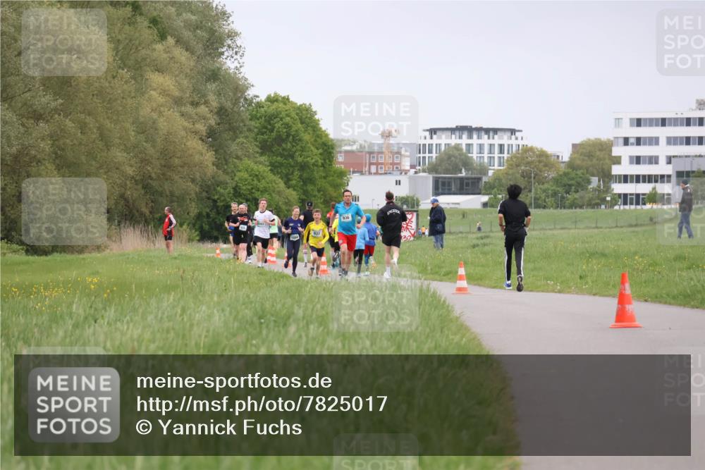 04.05.2025 - 8. Wedeler Halbmarathon Yannick Fuchs http://msf.ph/oto/7825017 04.05.2025 11:12:19 Laufen 936 meine-sportfotos.de