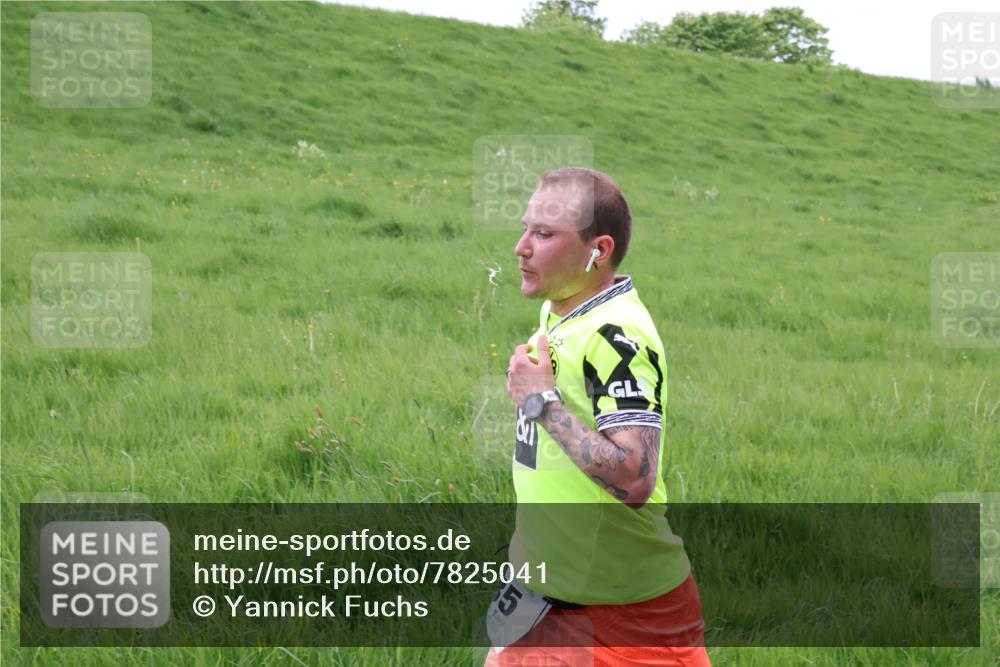 04.05.2025 - 8. Wedeler Halbmarathon Yannick Fuchs http://msf.ph/oto/7825041 04.05.2025 11:12:22 Laufen 5 meine-sportfotos.de