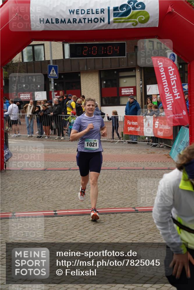 04.05.2025 - 8. Wedeler Halbmarathon Felixshl http://msf.ph/oto/7825045 04.05.2025 12:01:02 Ziel 249, 506, 772, 1021 meine-sportfotos.de