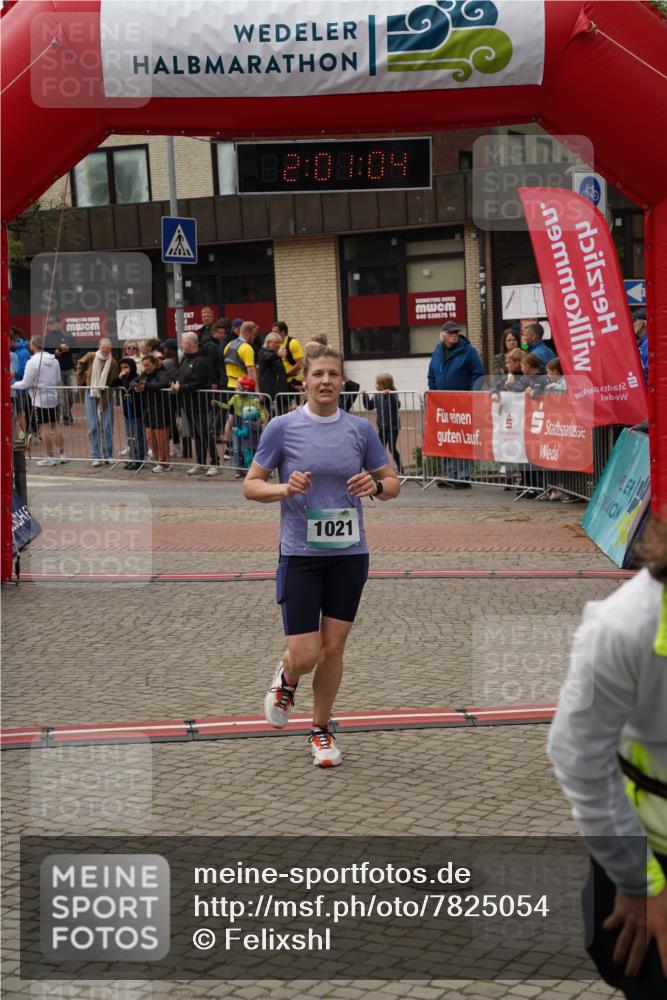 04.05.2025 - 8. Wedeler Halbmarathon Felixshl http://msf.ph/oto/7825054 04.05.2025 12:01:02 Ziel 249, 506, 772, 1021 meine-sportfotos.de