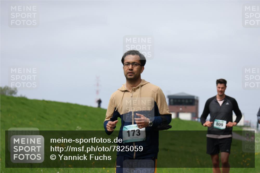 04.05.2025 - 8. Wedeler Halbmarathon Yannick Fuchs http://msf.ph/oto/7825059 04.05.2025 11:54:15 Laufen 173, 809 meine-sportfotos.de