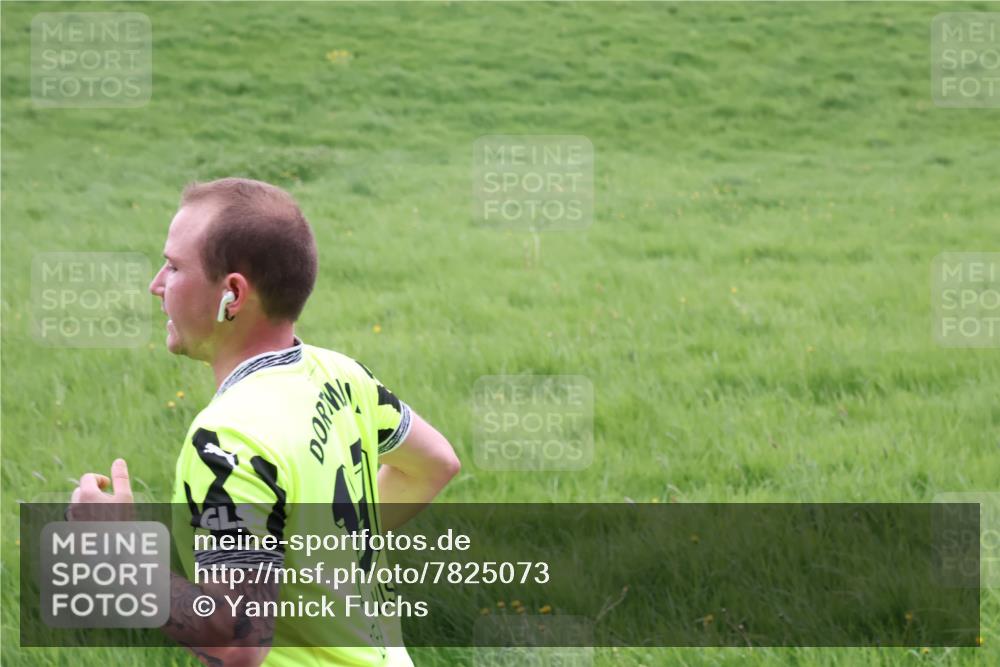 04.05.2025 - 8. Wedeler Halbmarathon Yannick Fuchs http://msf.ph/oto/7825073 04.05.2025 11:12:23 Laufen  meine-sportfotos.de