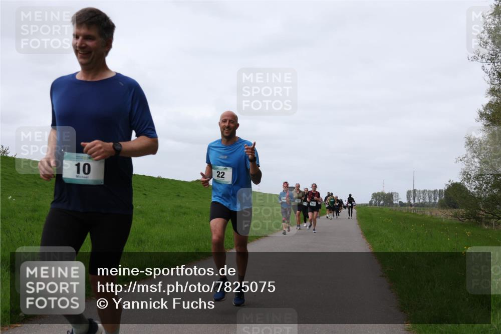 04.05.2025 - 8. Wedeler Halbmarathon Yannick Fuchs http://msf.ph/oto/7825075 04.05.2025 11:32:06 Laufen 10, 22 meine-sportfotos.de