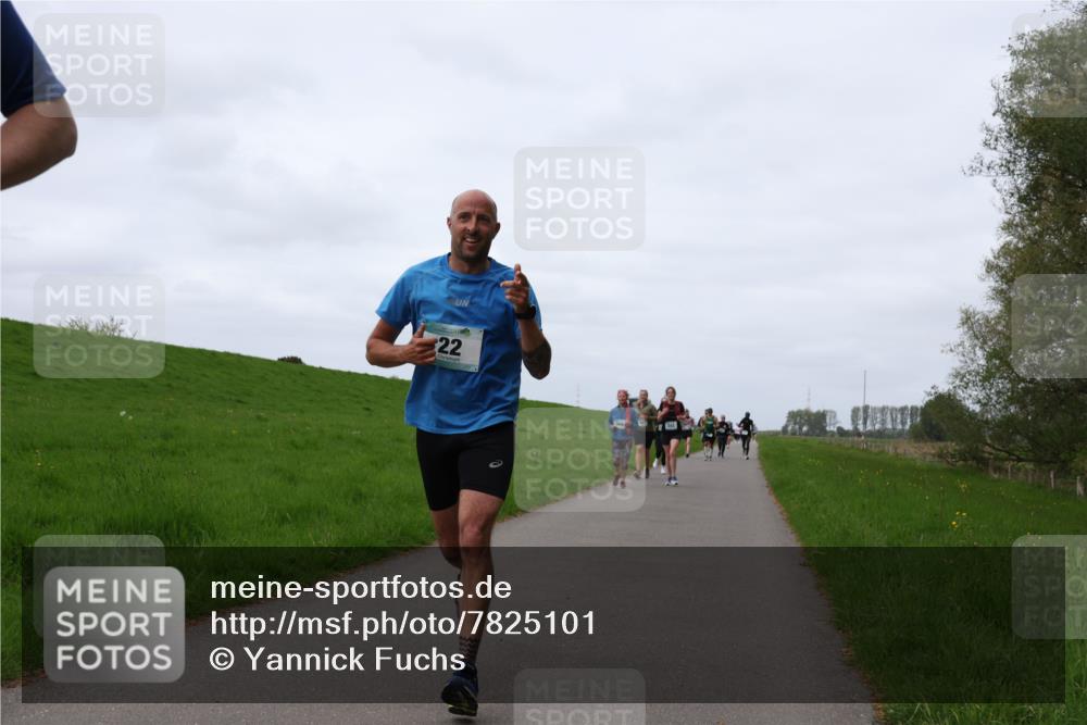 04.05.2025 - 8. Wedeler Halbmarathon Yannick Fuchs http://msf.ph/oto/7825101 04.05.2025 11:32:07 Laufen 22 meine-sportfotos.de